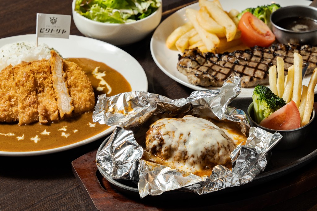 喫茶ビクトリヤの料理：ハンバーグ、カツカレー、ステーキなど